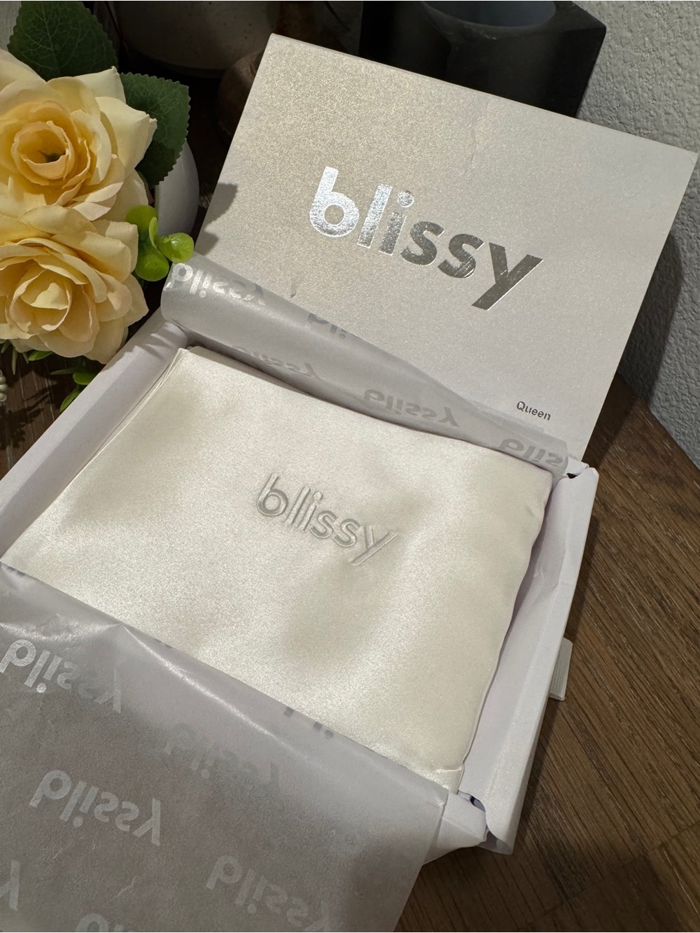 Blissy white Silk Pillowcase Standard ZIPPERED PILLOWCASE NWT